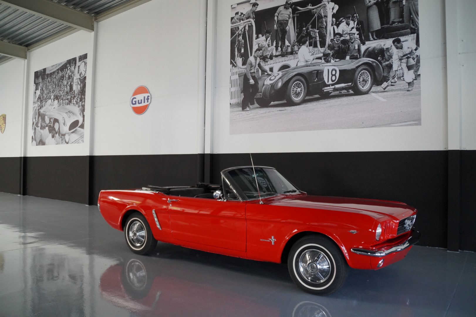 Koop een Ford Mustang   bij Legendary Classics 