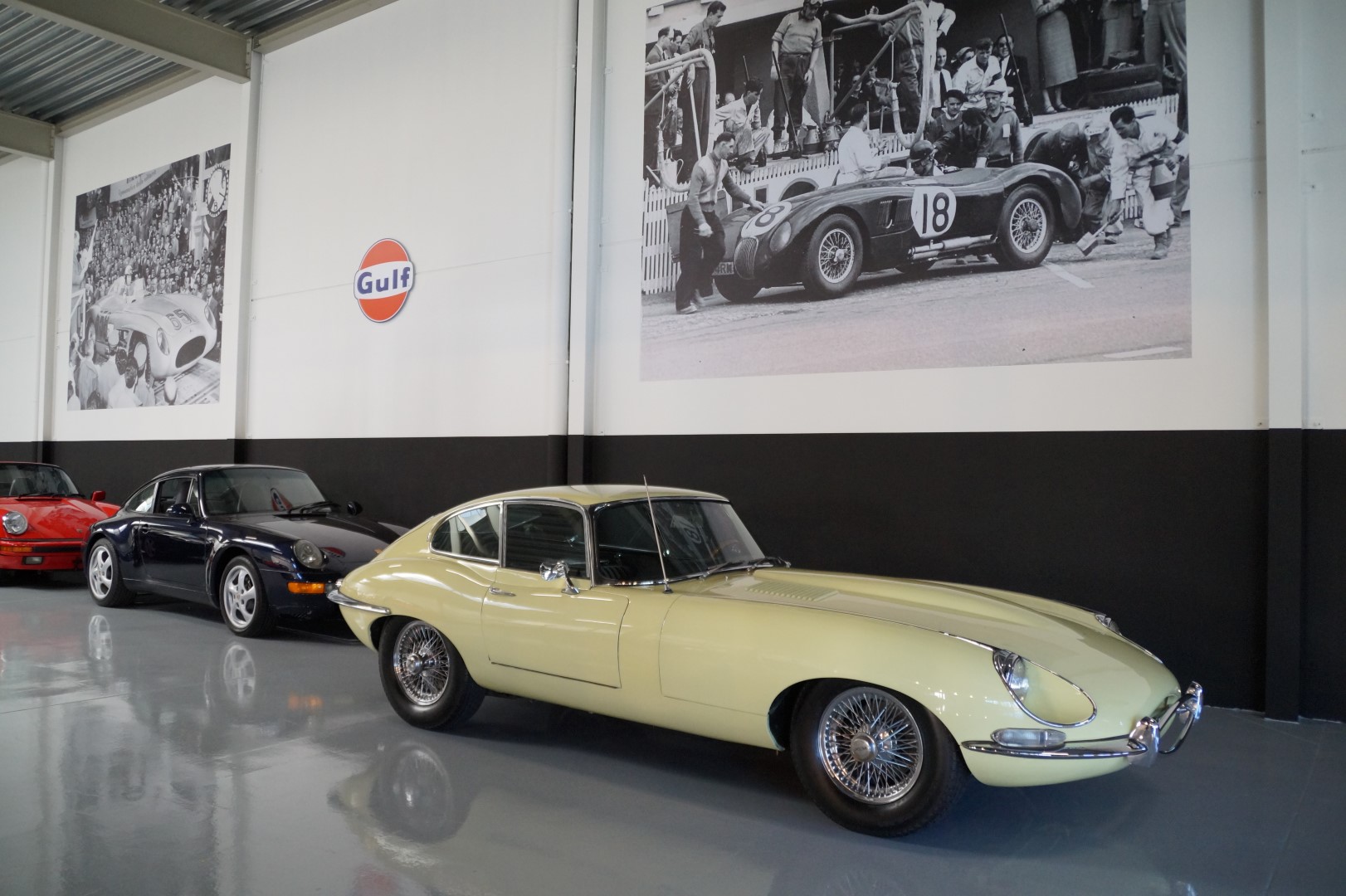 Jaguar E-type series  kaufen bei Legendary Classics 