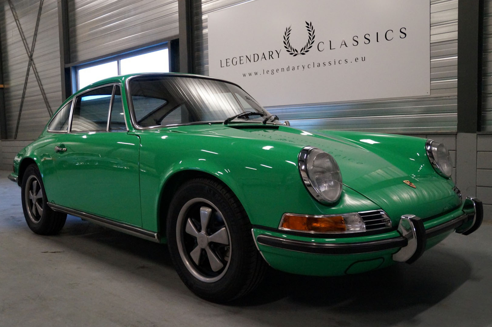 Koop een Porsche 911E    bij Legendary Classics 